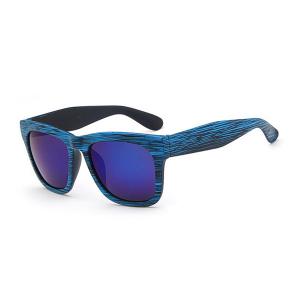 Sonnenbrille aus Holz Textur mit Logo bedruckt